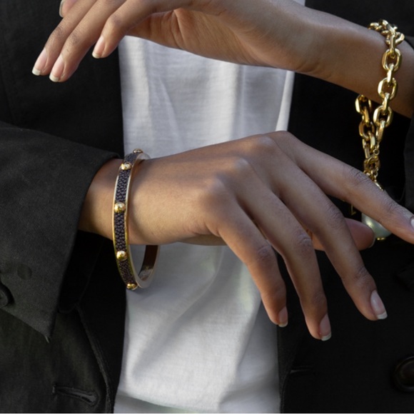 Louis Vuitton Bangle Women Give Me a Clue Gold Galusha Stone Authentic - Picture 1 of 7